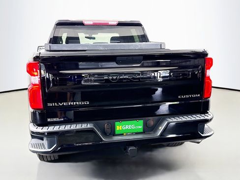 Used 2019 Chevrolet Silverado 1500 Custom w/ Custom Value Package AWD/4WD image 8