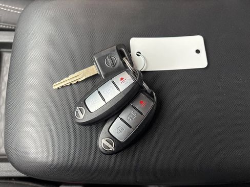 Used 2022 Nissan Frontier SV image 48