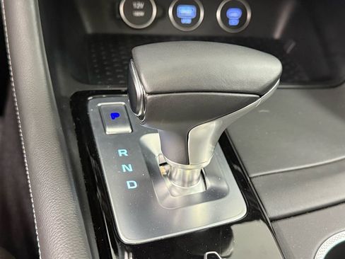 Used 2025 Genesis G70 2.5T image 26