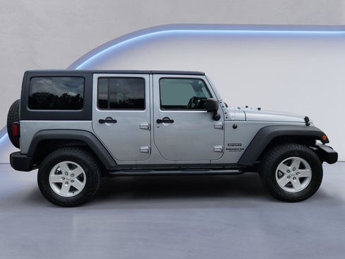 Used 2017 Jeep Wrangler Unlimited Sport w/ Quick Order Package 24S AWD/4WD image 2