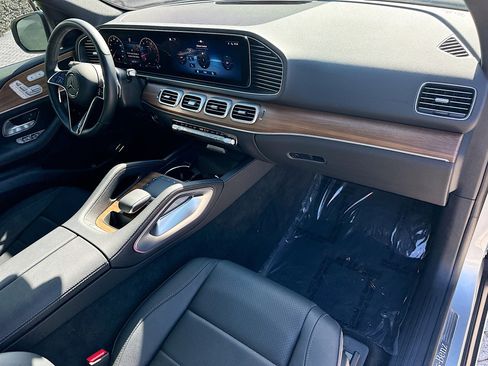 Used 2025 Mercedes-Benz GLE 450 GLE 450 w/ Winter Package image 35