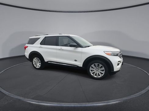 Used 2023 Ford Explorer King Ranch w/ Technology Package image 2