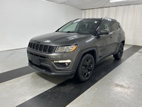 Used 2019 Jeep Compass Latitude AWD/4WD image 5