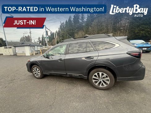 Used 2025 Subaru Outback Premium AWD/4WD image 7