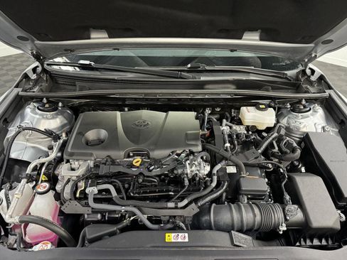 Used 2023 Toyota Camry SE image 9