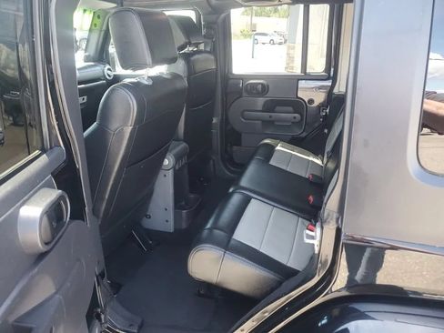 Used 2008 Jeep Wrangler Unlimited Sahara w/ Limited Unlimited Group AWD/4WD image 10