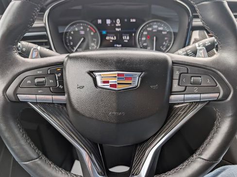 Used 2024 Cadillac XT6 Sport w/ Technology Package AWD/4WD image 23