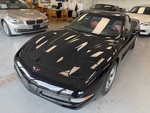 Used 2002 Chevrolet Corvette Z06 w/ Memory Pkg RWD image 9