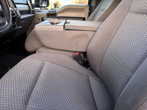 Used 2020 Ford F250 XLT w/ Snow Plow Prep Package image 18