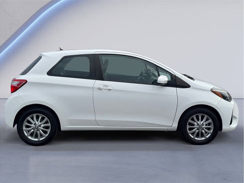 Used 2018 Toyota Yaris L image 7