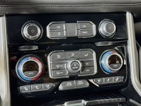 Used 2021 GMC Yukon Denali w/ LPO, Illumination Package AWD/4WD image 27