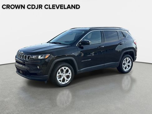 Used 2024 Jeep Compass Latitude AWD/4WD image 10