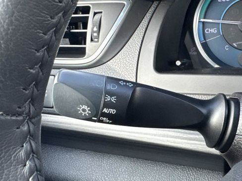 Used 2017 Toyota Camry XLE image 30