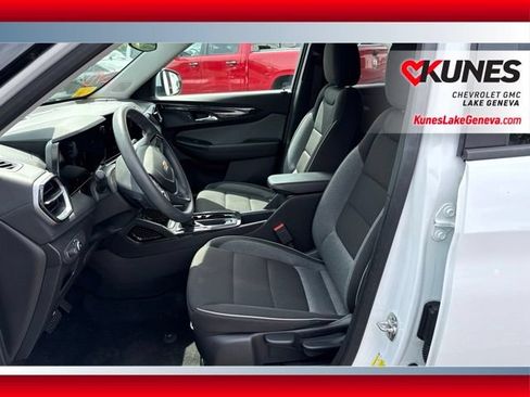 Used 2025 Chevrolet TrailBlazer LT FWD image 14