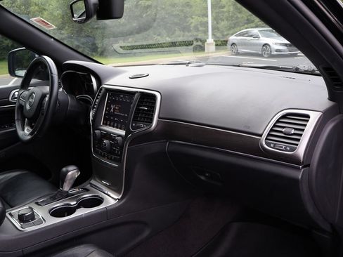 Used 2018 Jeep Grand Cherokee Limited w/ Luxury Group II AWD/4WD image 10