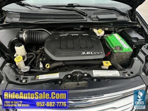 Used 2012 Chrysler Town & Country Touring-L w/ Entertainment Group #2 image 22