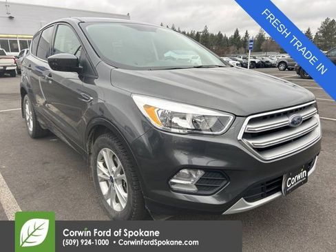 Used 2017 Ford Escape SE w/ SE Cold Weather Package image 1