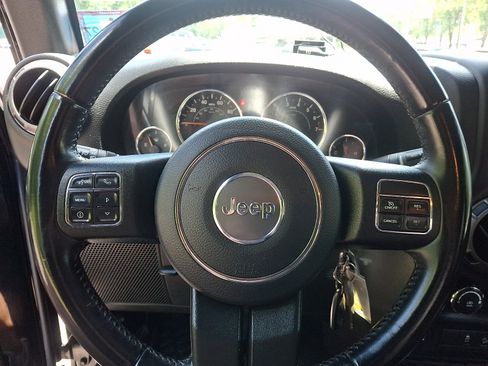 Used 2018 Jeep Wrangler Sport AWD/4WD image 24
