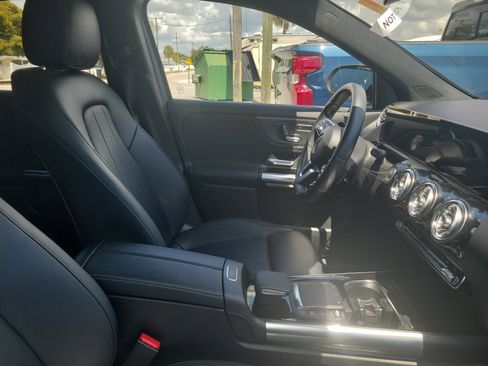 Used 2021 Mercedes-Benz GLA 250 4MATIC image 9