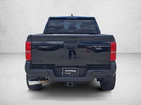 Used 2025 Toyota Tacoma TRD Sport AWD/4WD image 6