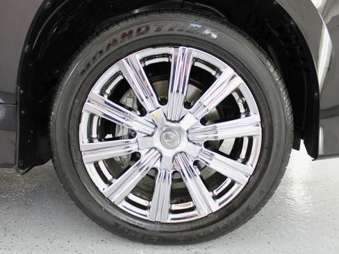 Used 2017 Lexus LX 570 4WD w/ Luxury Package image 84