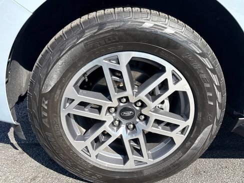 Used 2025 Ford Expedition Active AWD/4WD image 10