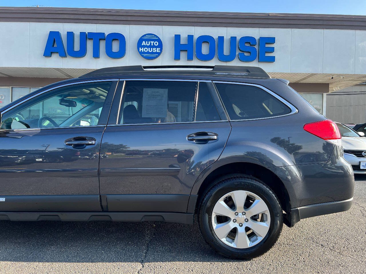 Used 2010 Subaru Outback 2.5i Premium AWD/4WD image 37