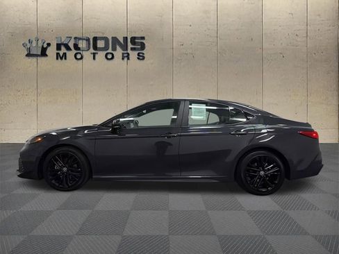 Used 2025 Toyota Camry SE w/ Convenience Package FWD image 4