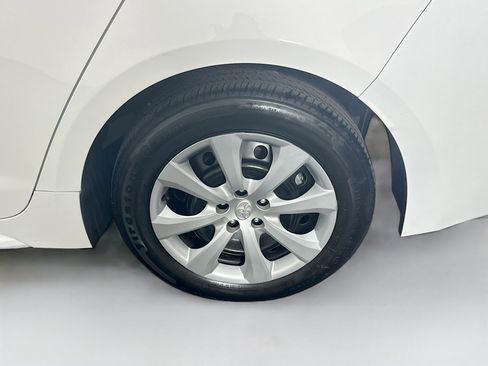 Used 2025 Toyota Corolla LE image 11