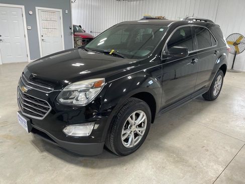 Used 2017 Chevrolet Equinox LT w/ Convenience Package FWD image 3