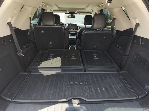 Used 2022 Nissan Pathfinder Platinum w/ Cargo Package FWD image 10