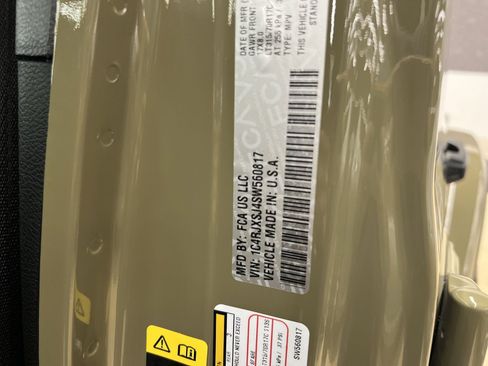 Used 2025 Jeep Wrangler Unlimited Rubicon 392 image 24