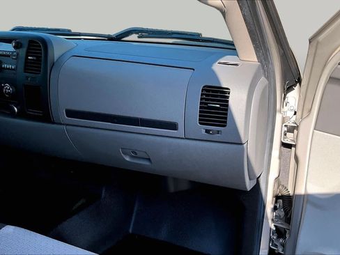 Used 2009 Chevrolet Silverado 1500 W/T w/ LS Package RWD image 18