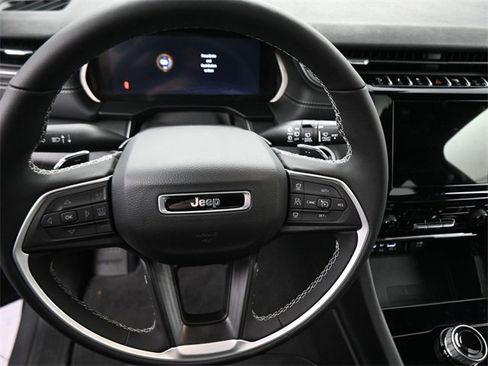 New 2025 Jeep Grand Cherokee Altitude image 41