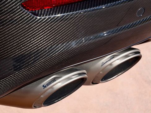 Used 2024 Lamborghini Urus Performante image 13