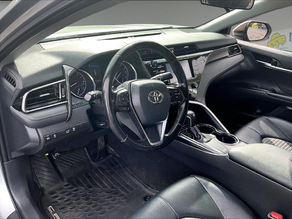 Used 2019 Toyota Camry SE FWD image 7