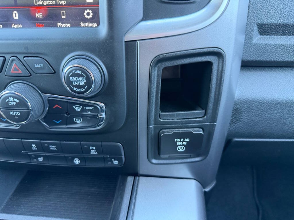 Used 2022 RAM 1500 Classic SLT w/ Electronics Convenience Group AWD/4WD image 28