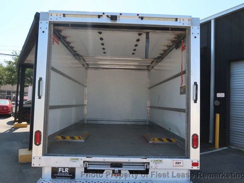 Used 2018 Ford Transit 350 156 DRW RWD image 16