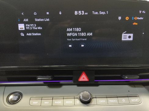 Used 2025 Hyundai Elantra Limited FWD image 25