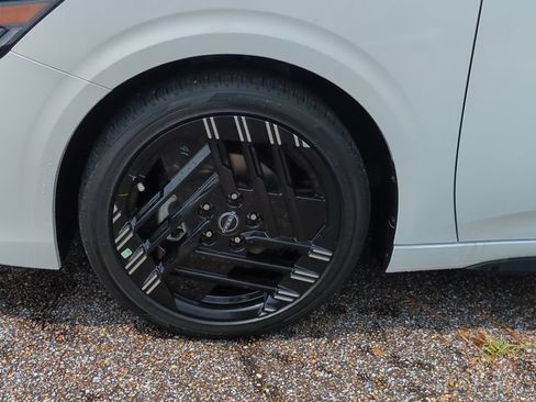 New 2026 Nissan Sentra SR w/ Floor Mat Package FWD image 10