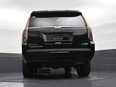 Used 2020 Cadillac Escalade 2WD image 23