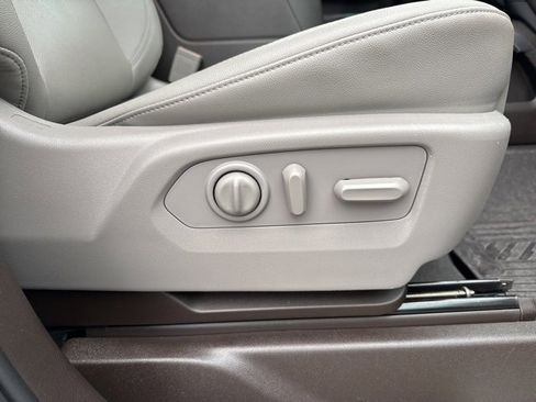 Used 2022 Chevrolet Silverado 1500 LTZ w/ LTZ Premium Package image 28