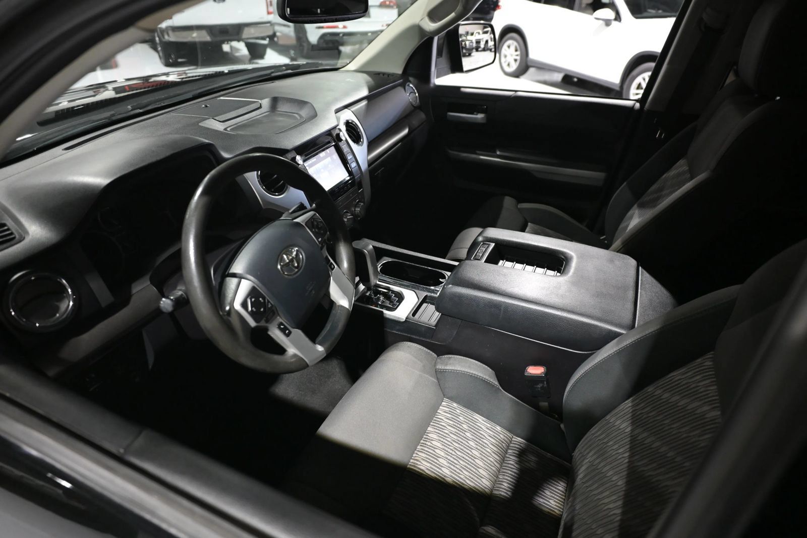 Used 2019 Toyota Tundra SR5 w/ SR5 Upgrade Package AWD/4WD image 12