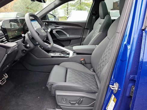 New 2025 Audi SQ5 Premium Plus image 9