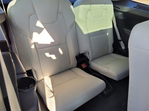 Certified 2025 Volvo XC90 T8 Plus image 10