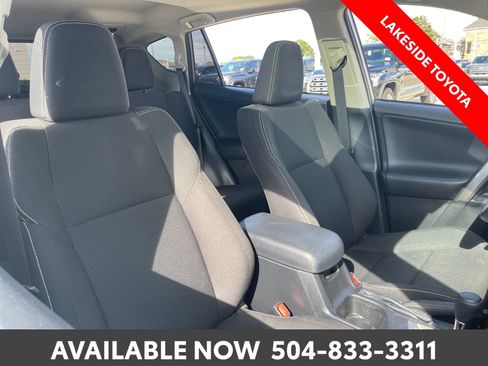 Used 2018 Toyota RAV4 XLE w/ Plus Extra Value Package FWD image 14