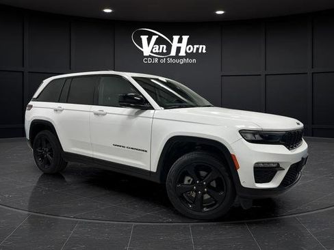 Used 2023 Jeep Grand Cherokee Limited w/ Luxury Tech Group II image 40