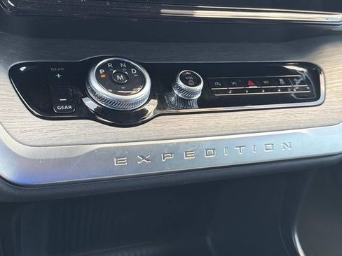 Certified 2025 Ford Expedition Platinum AWD/4WD image 30