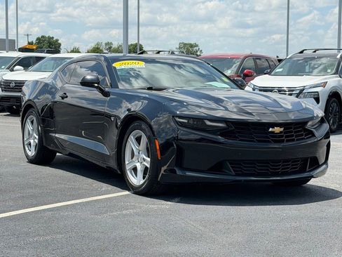 Used 2020 Chevrolet Camaro LT RWD image 2
