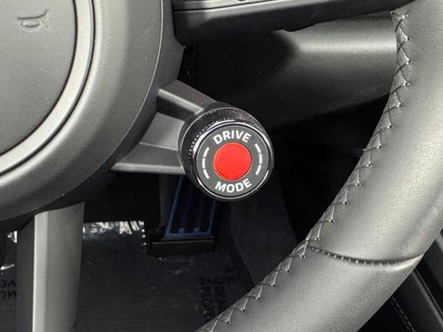 Used 2025 Porsche 911 Carrera image 23